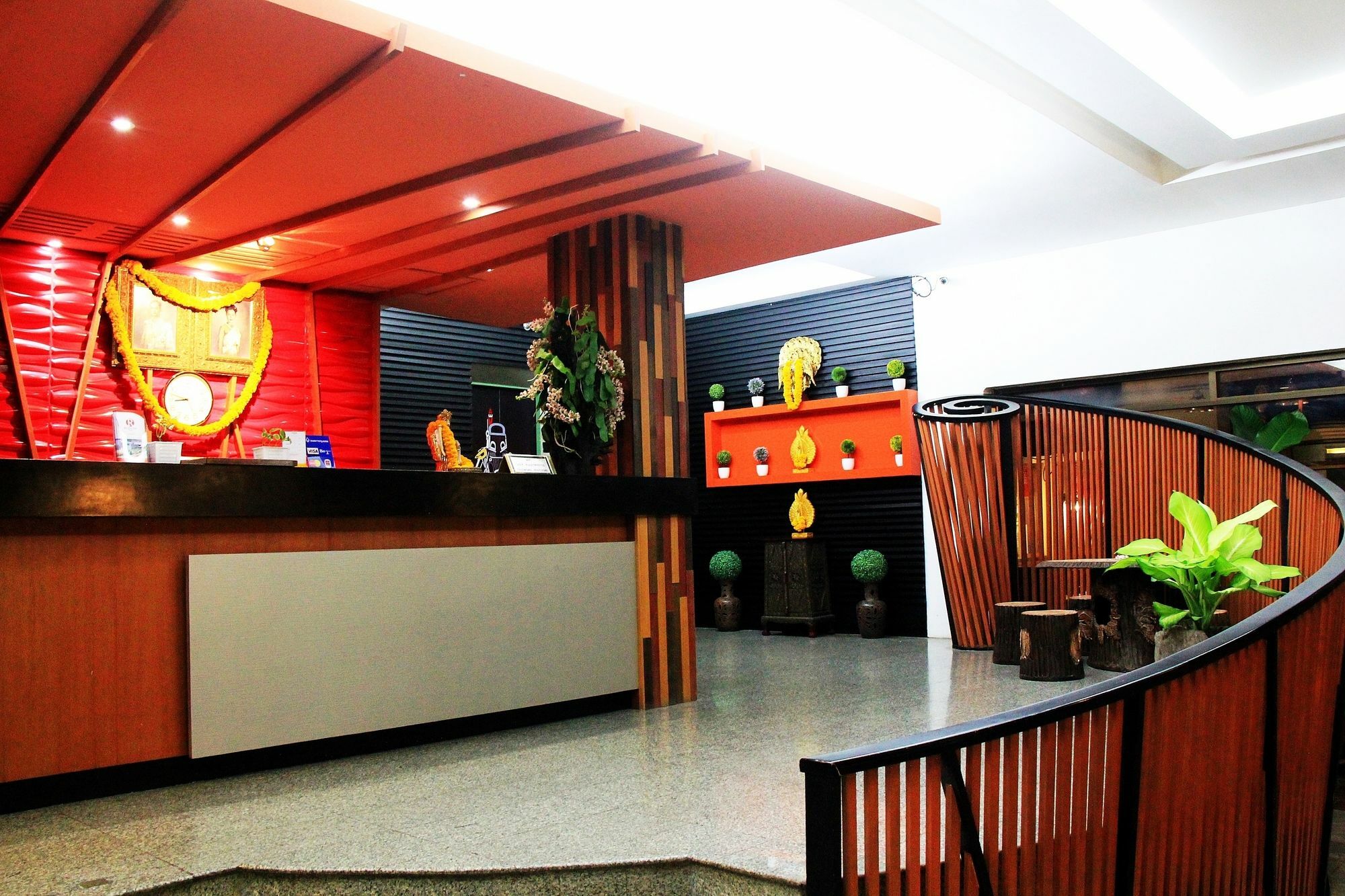 โรงแรมเรือนทิพย์ เชียงราย Ruean Tip Hotel エクステリア 写真