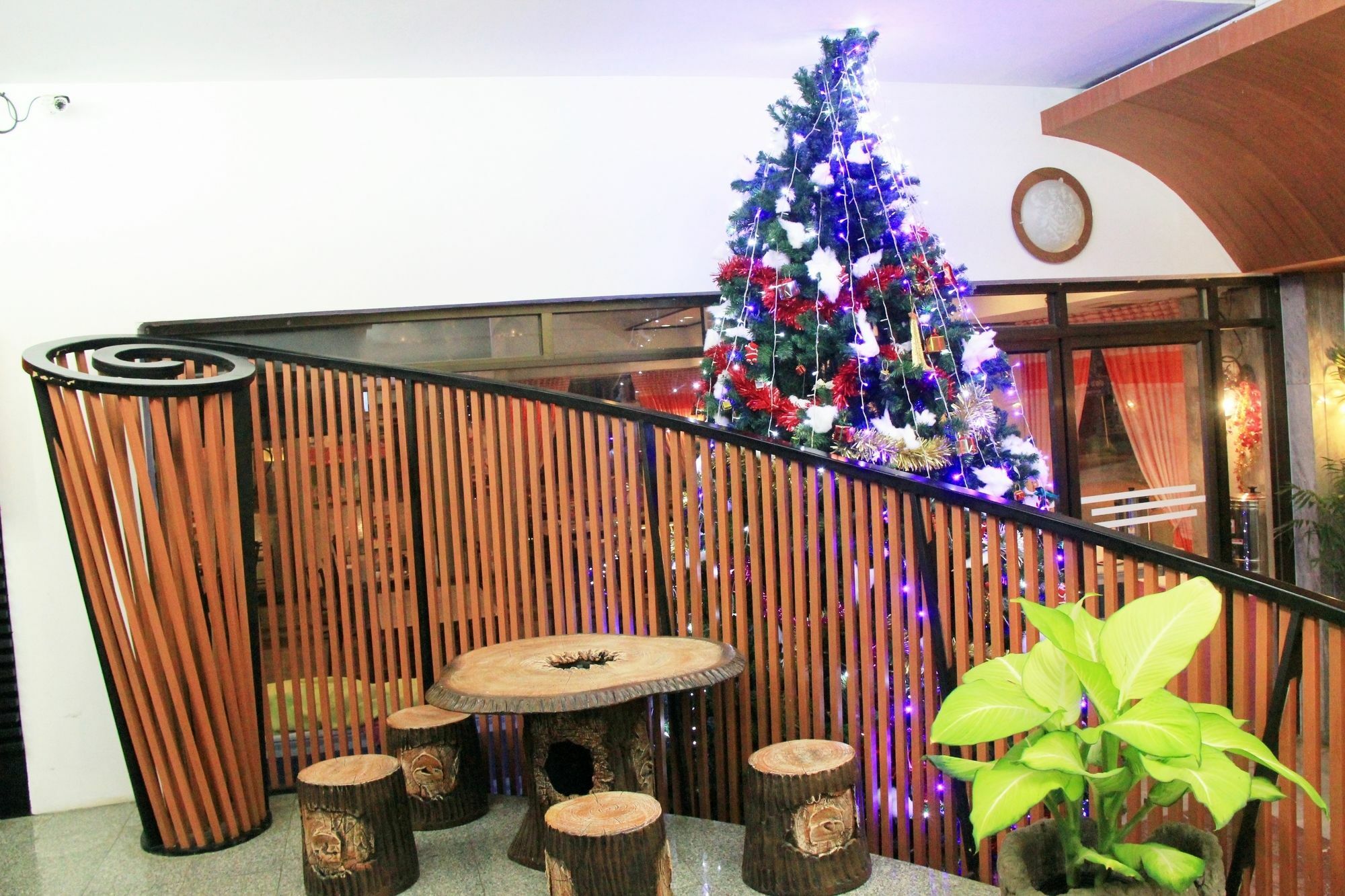โรงแรมเรือนทิพย์ เชียงราย Ruean Tip Hotel エクステリア 写真