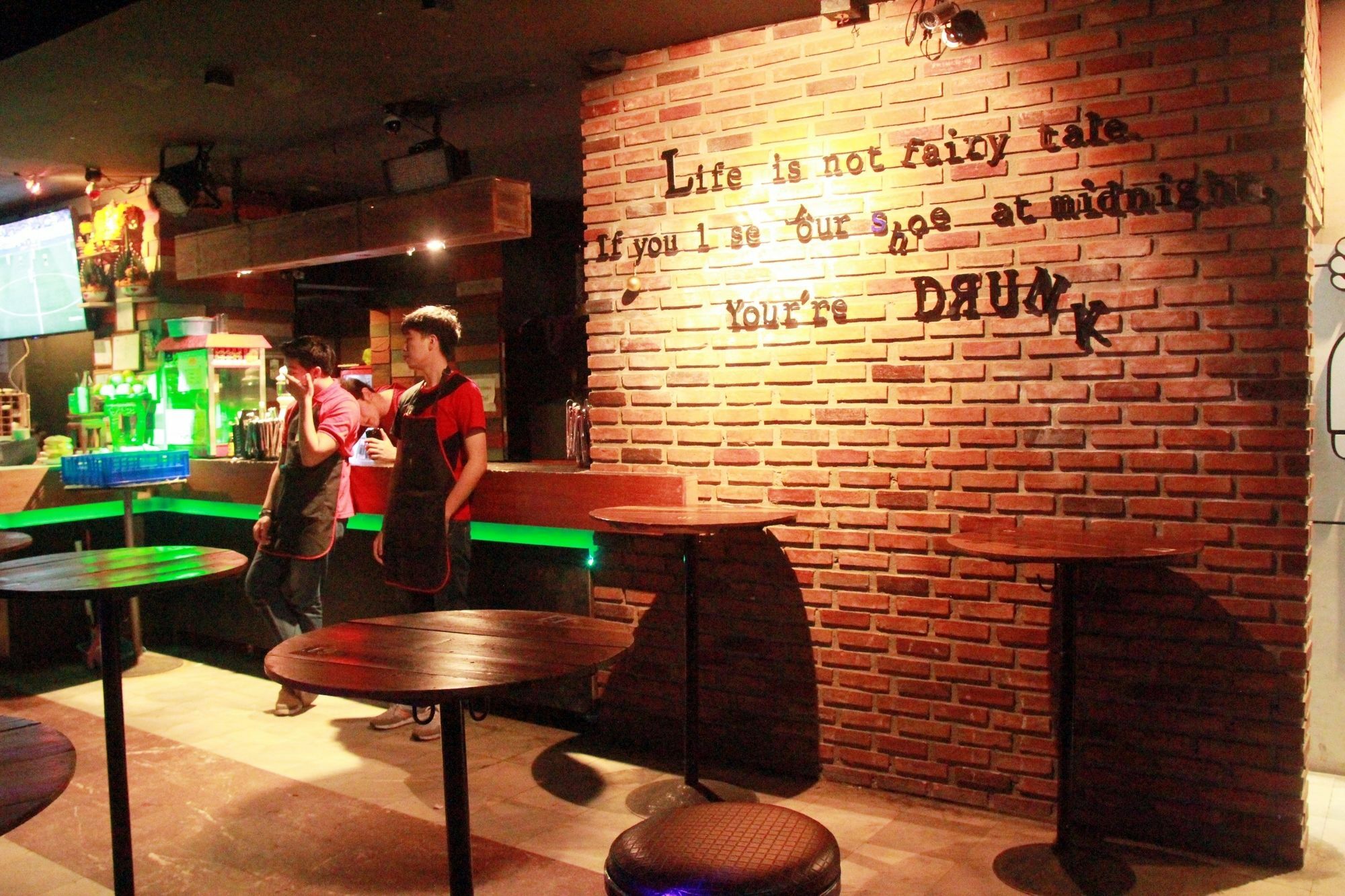 โรงแรมเรือนทิพย์ เชียงราย Ruean Tip Hotel エクステリア 写真