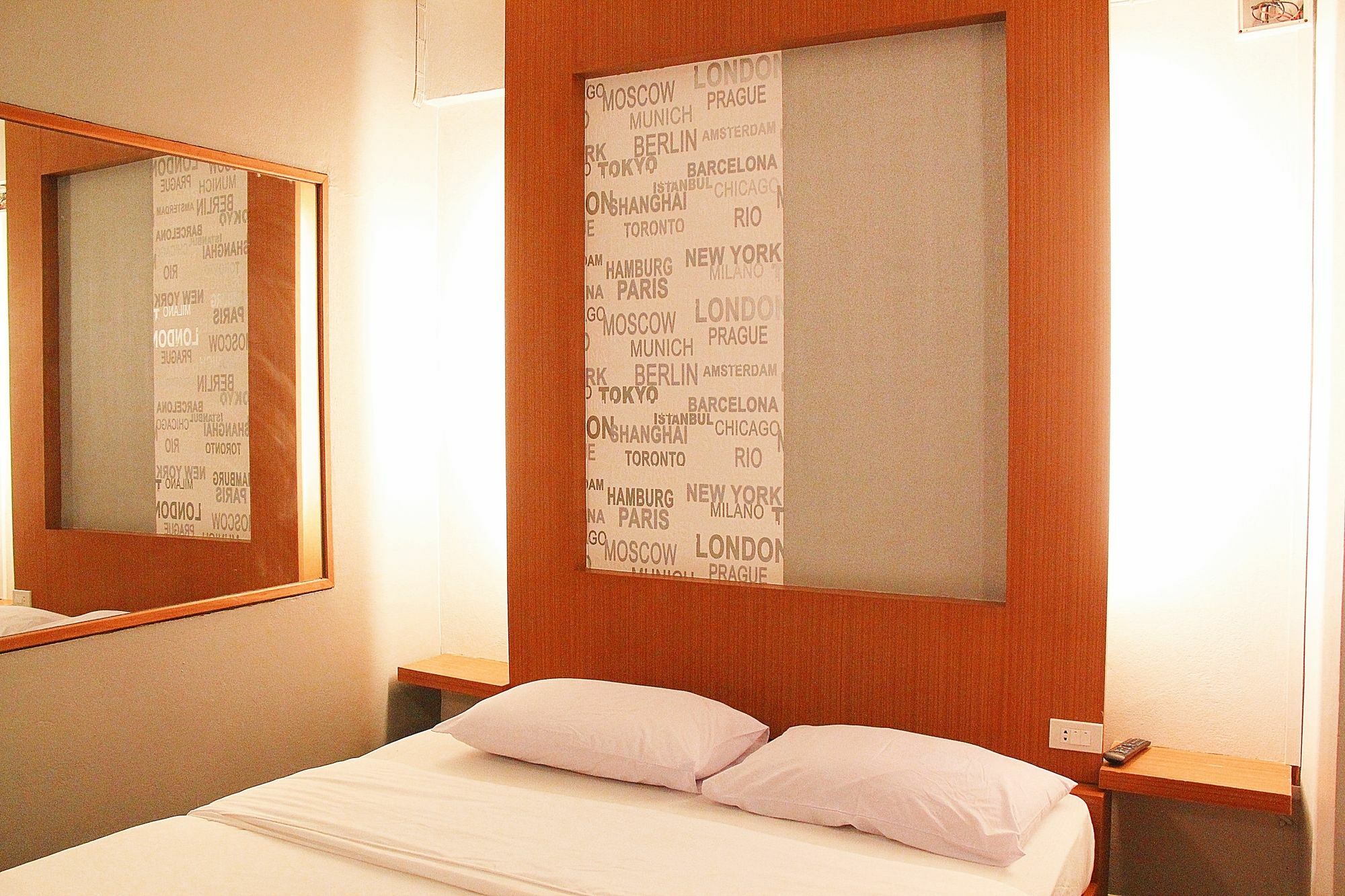 โรงแรมเรือนทิพย์ เชียงราย Ruean Tip Hotel エクステリア 写真