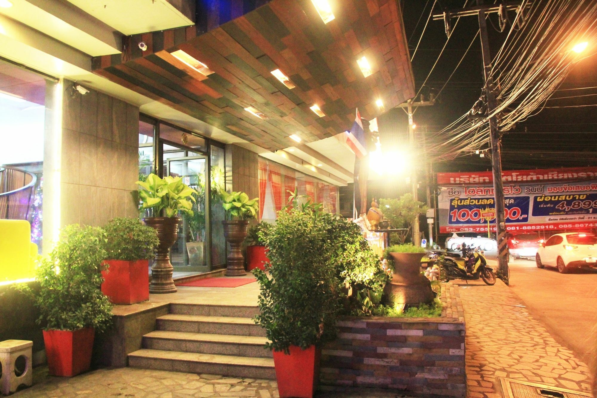 โรงแรมเรือนทิพย์ เชียงราย Ruean Tip Hotel エクステリア 写真