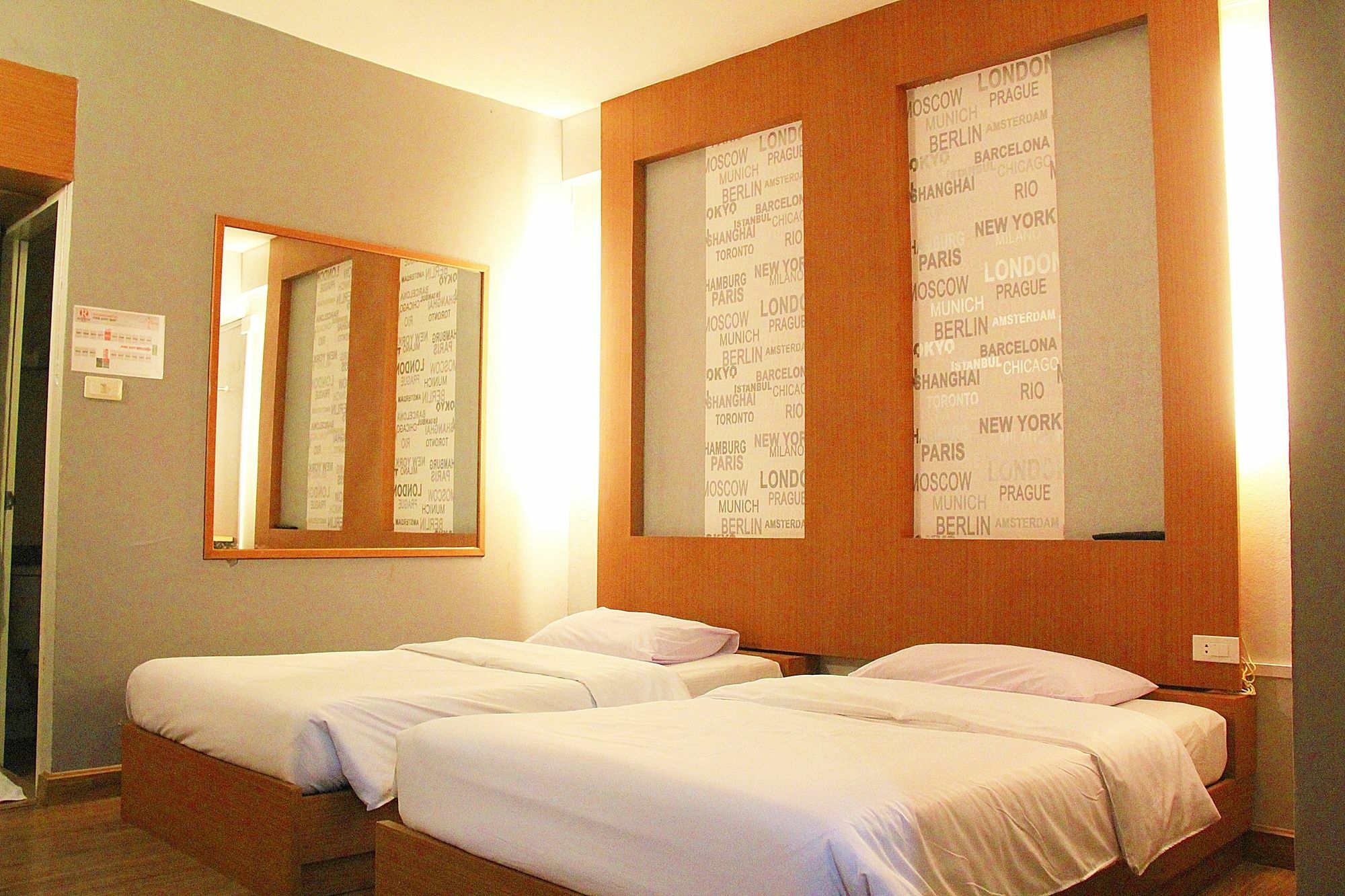 โรงแรมเรือนทิพย์ เชียงราย Ruean Tip Hotel エクステリア 写真